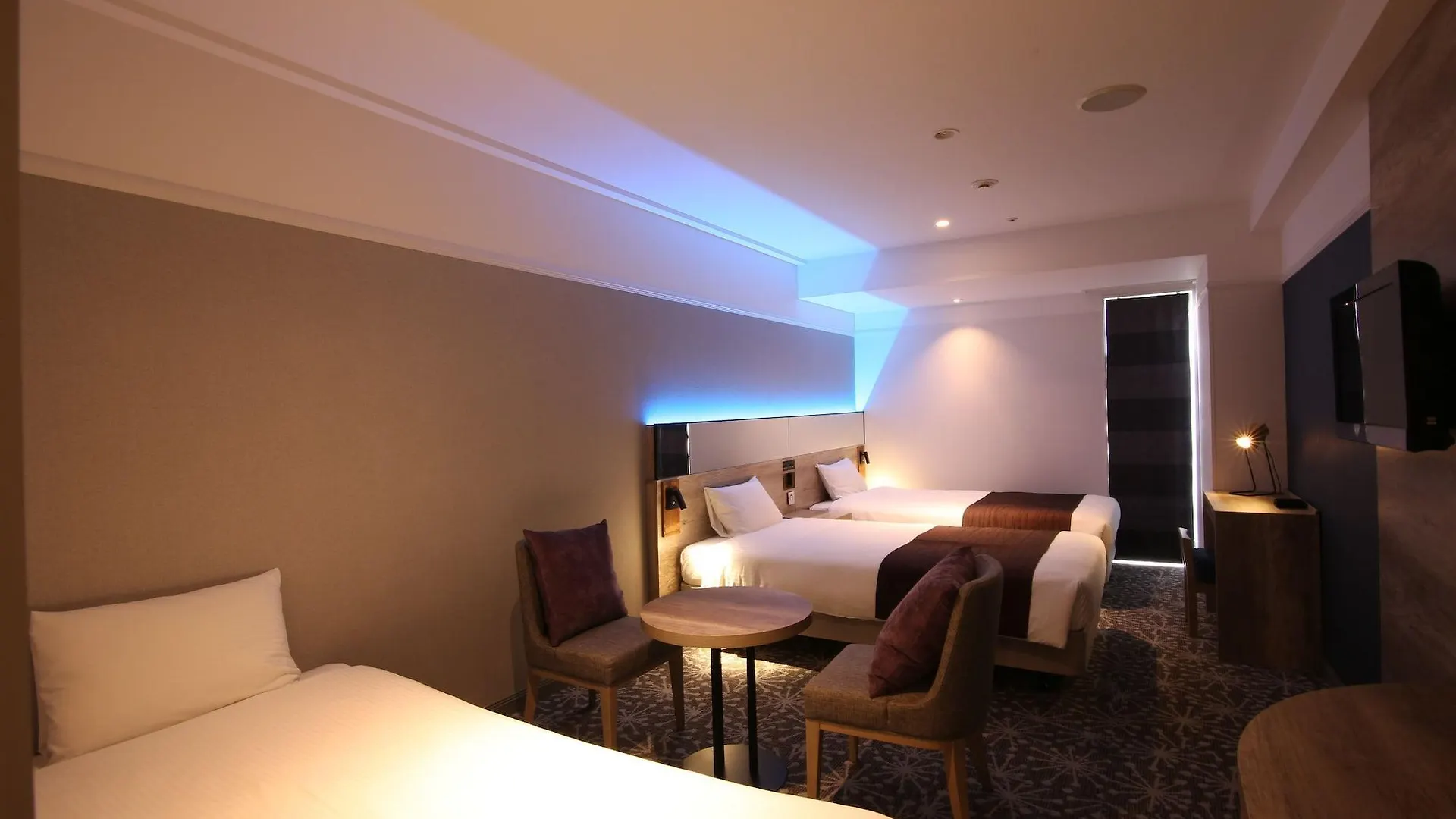 Quintessa Hotel Sapporo 4*,